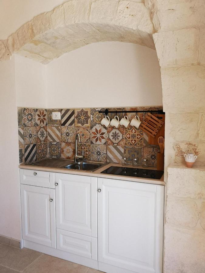 Trulli Stett Guest House ชิสแตร์นีโน ภายนอก รูปภาพ